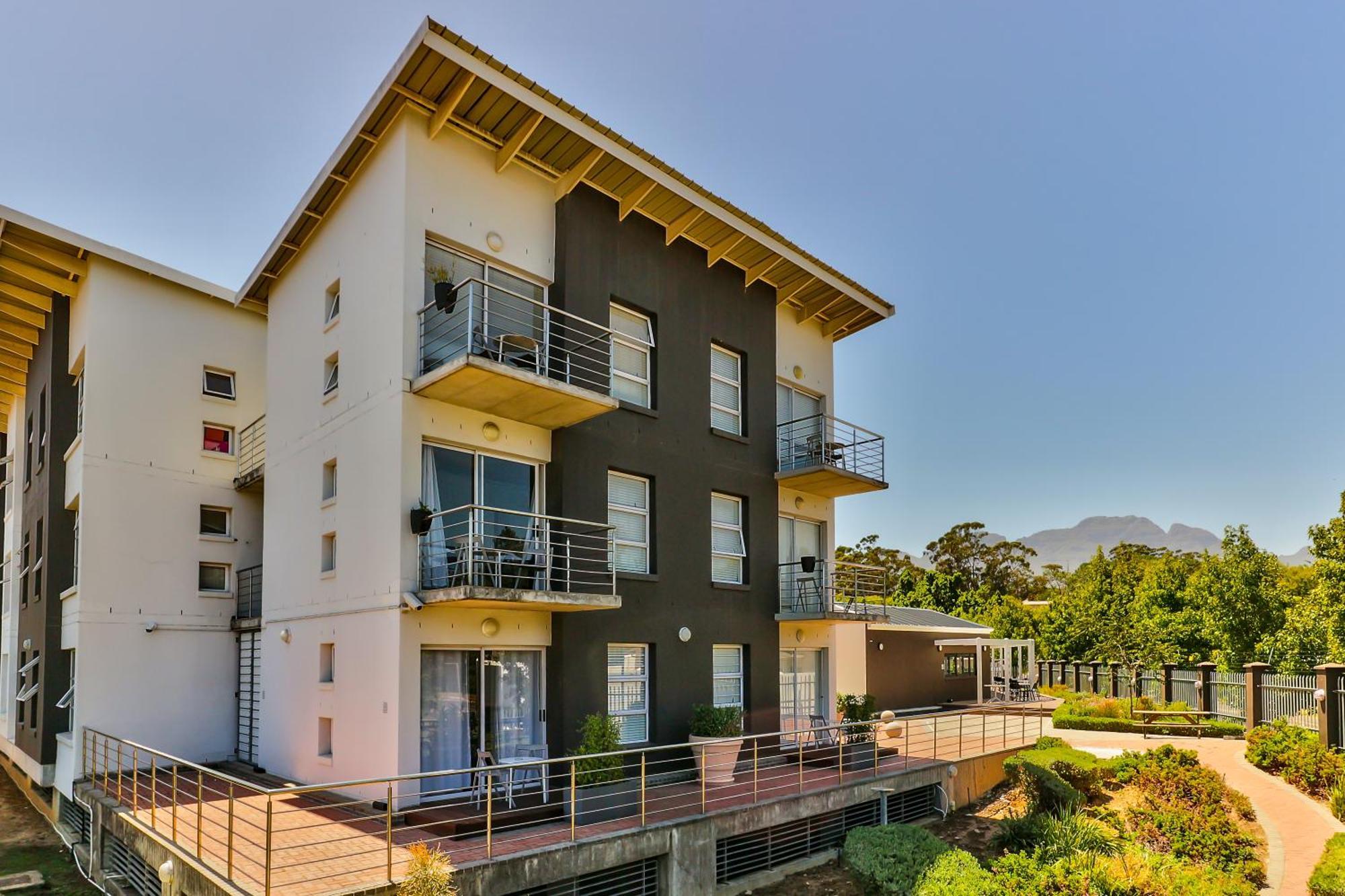 Wink Aparthotel Quiver Tree Stellenbosch Exteriör bild