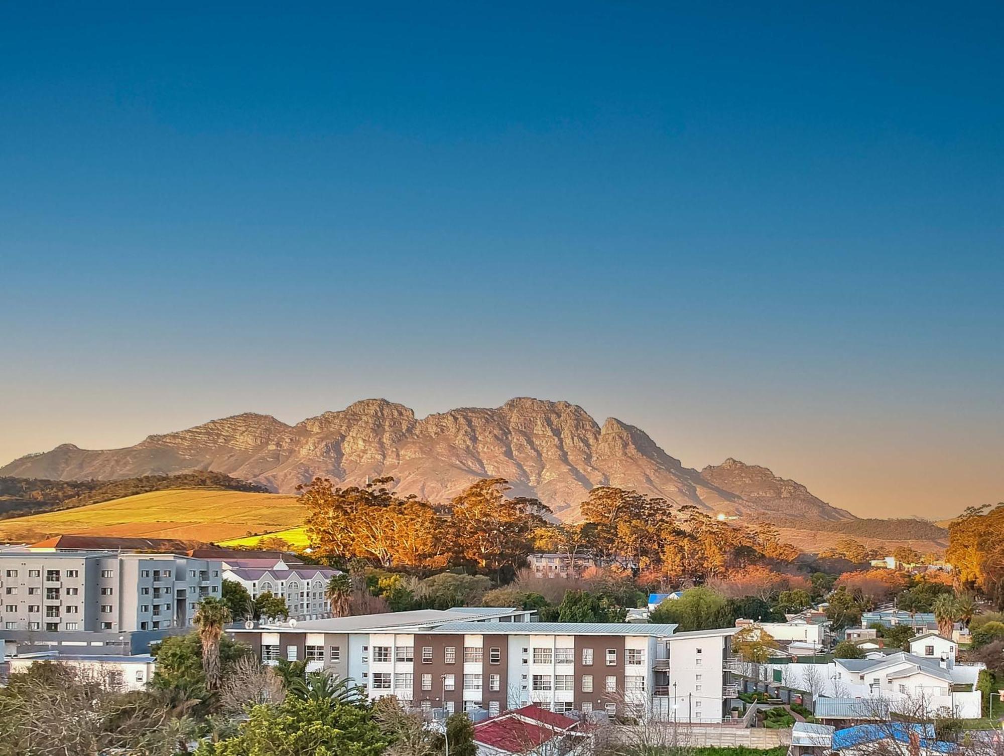Wink Aparthotel Quiver Tree Stellenbosch Exteriör bild