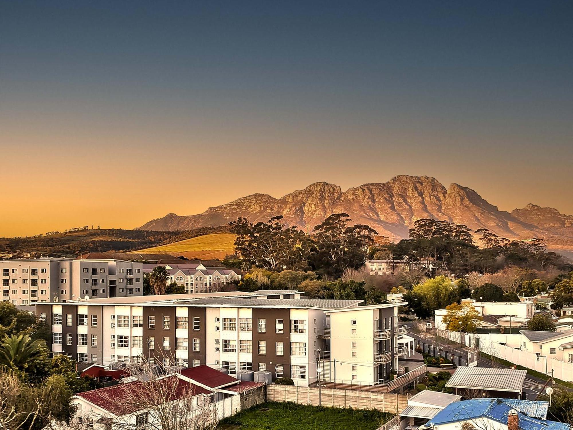 Wink Aparthotel Quiver Tree Stellenbosch Exteriör bild